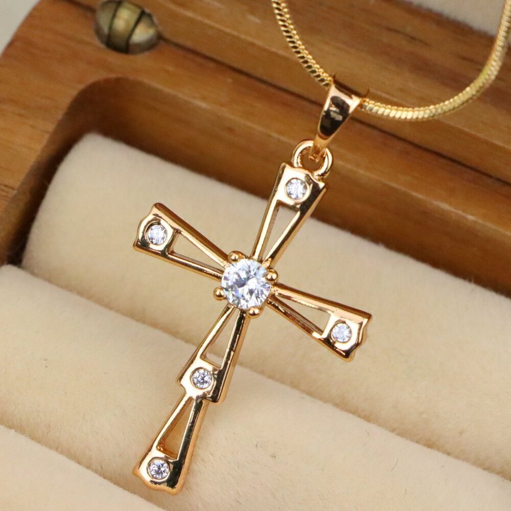 "Elegant Rose Gold Cross Pendant with Sparkling Center Stone, XPPT1833